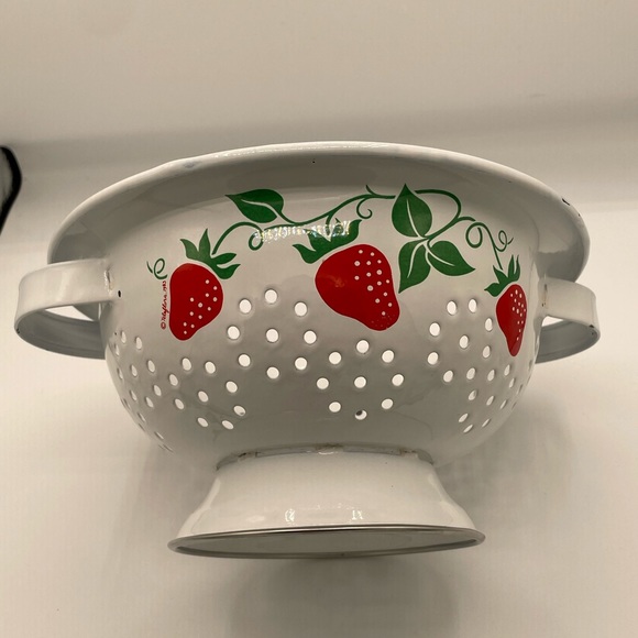 Vintage Colander, White with Red Strawberries by Teleflora 1983 - Picture 4 of 9
